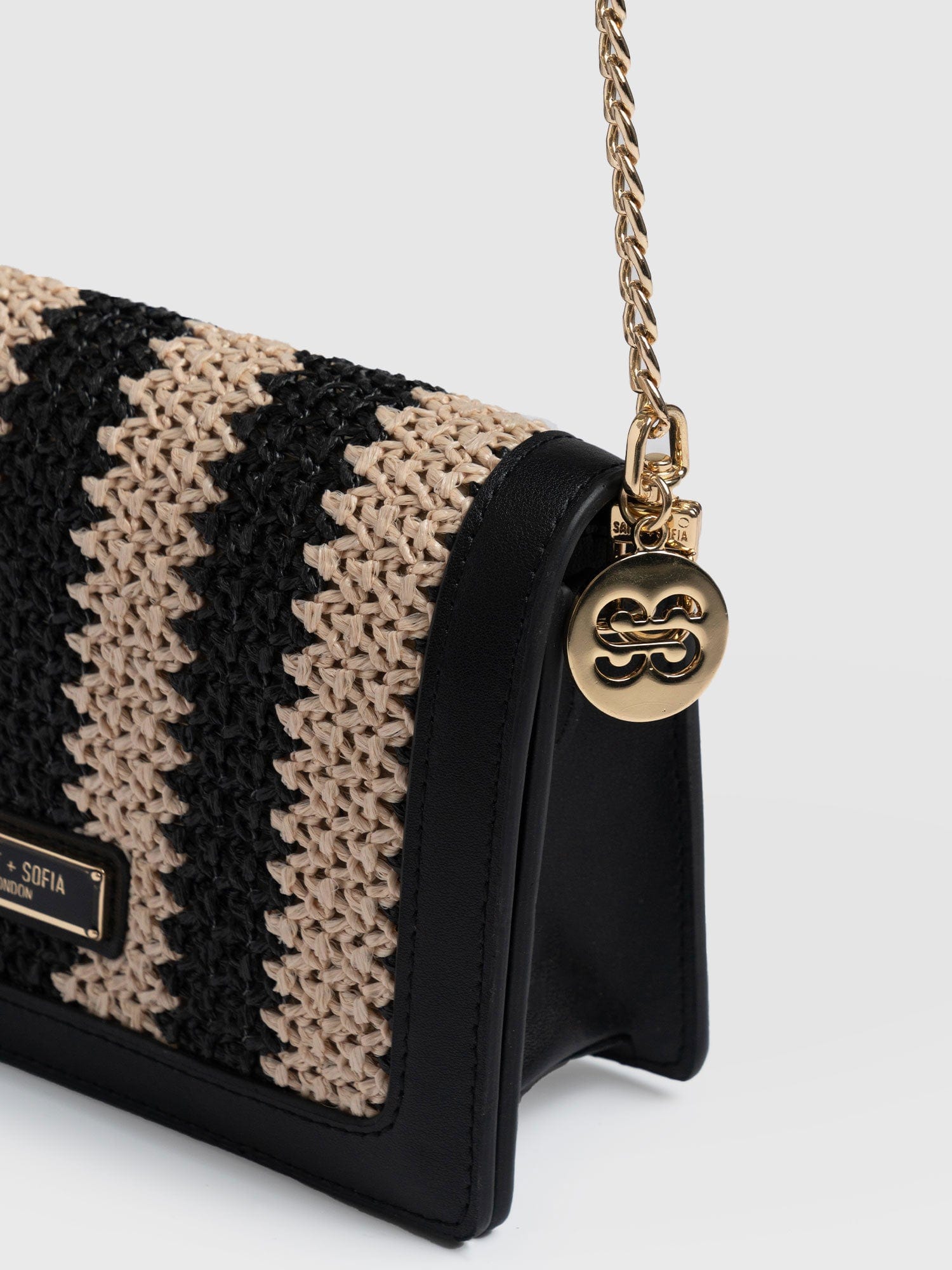 Primrose Chain Wallet Bag Beige/Black Raffia - Women's Bags | Saint + Sofia® USA